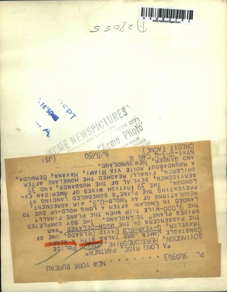 1950 Press Photo Bovington England Police James Lord & child David Delgado