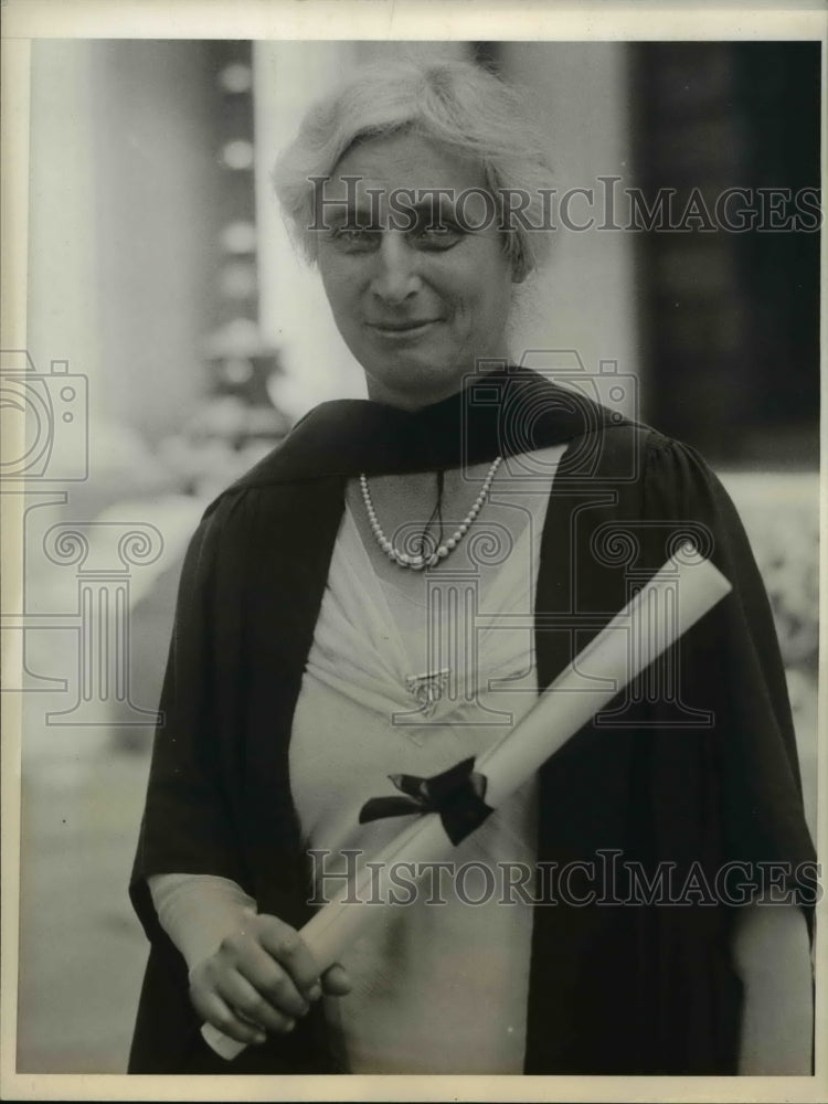 Load image into Gallery viewer, 1933 Press Photo Lady Francis Wylie,Oxford was the Speaker of Swarthmore College
