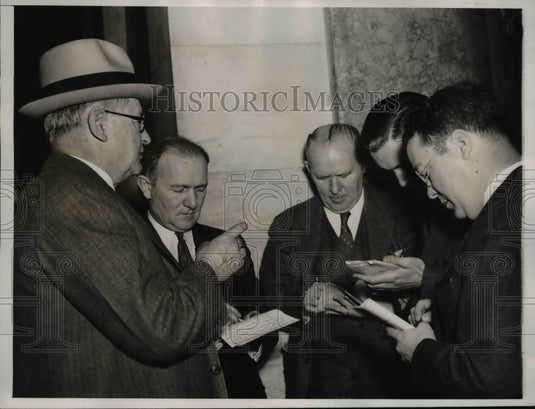 1938 Press Photo Wash DC Rep Charles Gifford of Mass & reporters