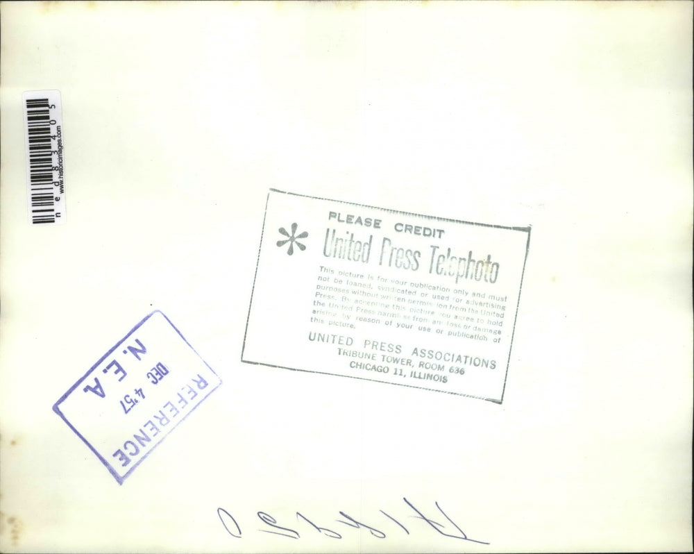 1957 Press Photo The 60 foot white spruce to start trip to Washington