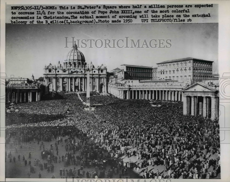 Load image into Gallery viewer, 1958 Press Photo Rome Italy St Peter's Square for coronation of Pope John XXIII
