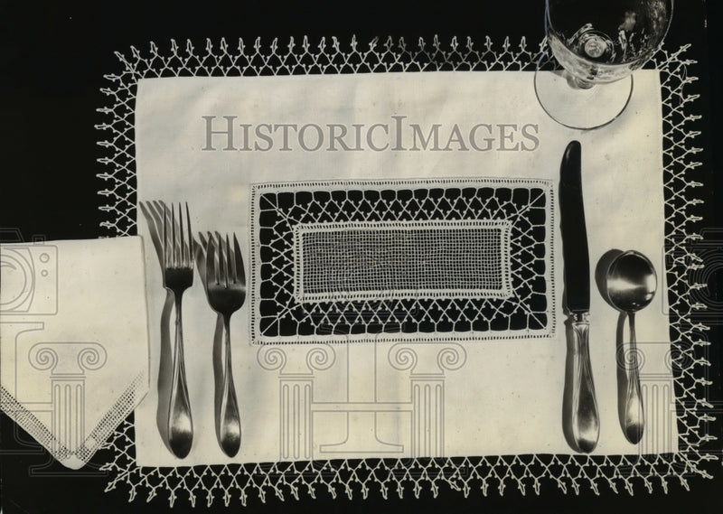 Load image into Gallery viewer, 1934 Press Photo Linen Place Mat by Mrs.Penrose Lyly

