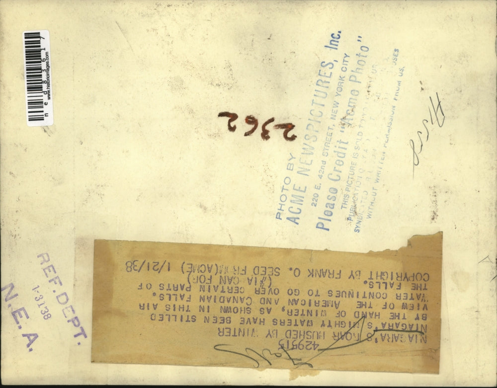 1938 Press Photo Air view of the American and Canadian Niagara Falls on winter