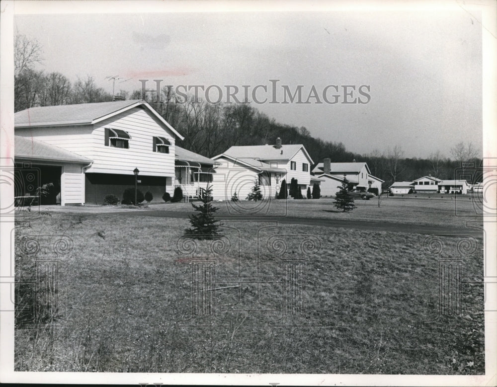  Press Photo The Valley View Homes in flooded area- Historic Images