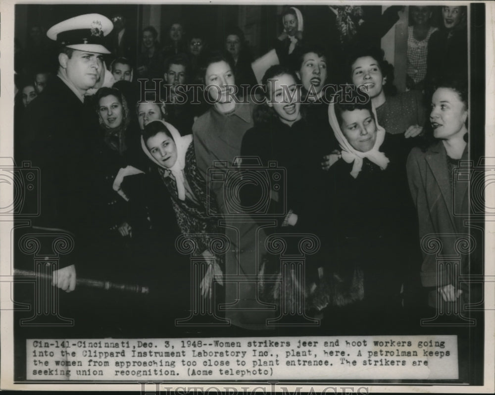 1948 Press Photo The women strikers in front of the Clippard Instrument Inc.
