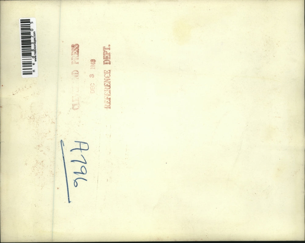 1948 Press Photo The women strikers in front of the Clippard Instrument Inc.