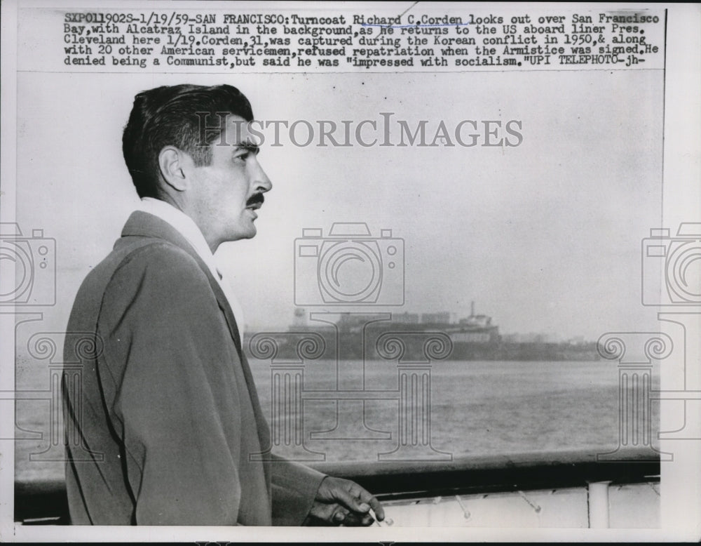 1959 Press Photo Turncoat Richard Corden Returns On Liner President Cleveland- Historic Images