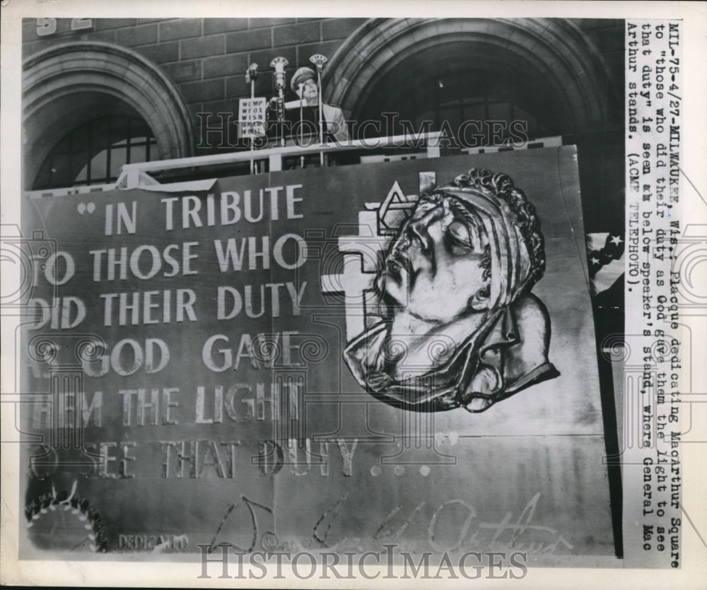 1951 Press Photo Placque dedicating MacArthur Square where Gen MacArthur stands- Historic Images