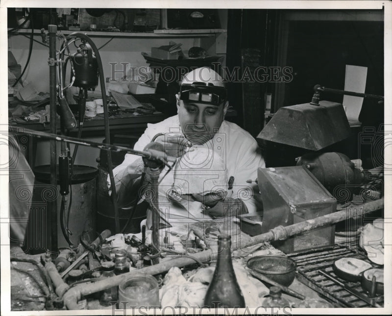 Load image into Gallery viewer, 1946 Press Photo Irving A. Goldman Doing a Plastic Skull
