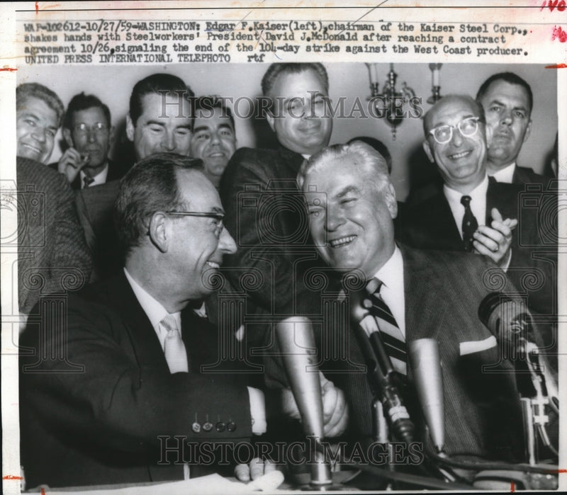 Load image into Gallery viewer, 1959 Press Photo L-R Edgar F. Kaiser shook hand with David McDonald
