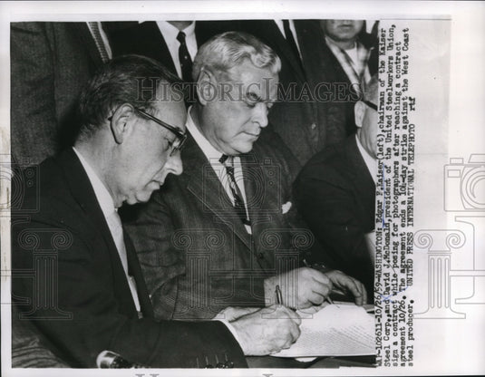 1959 Press Photo L-R Edgar Kaiser and David McDonald in a contract agreement