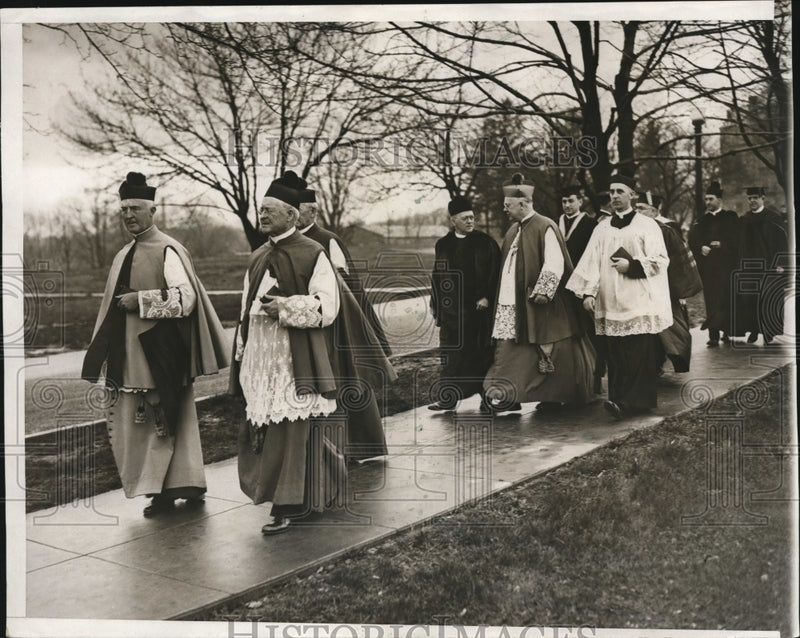 Load image into Gallery viewer, 1932 Press Photo Celebration of Pope Pius Xi at National Shrine
