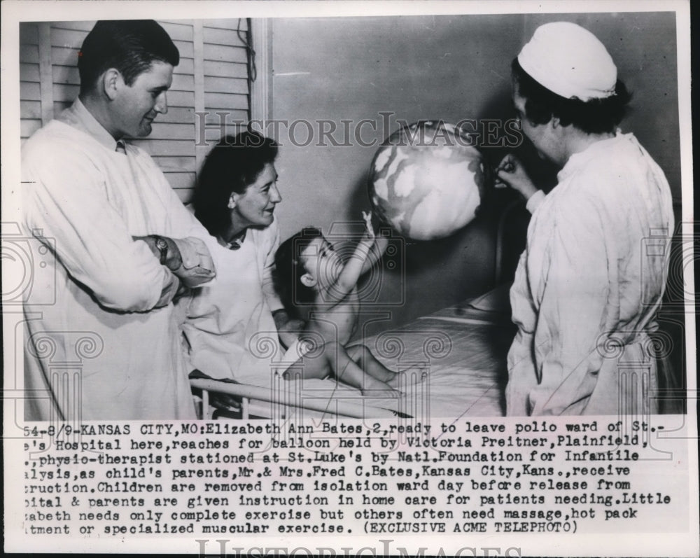 1949 Press Photo Elizabeth Ann Bates; Victoria Preitner; Mr and Mrs Fred C Bates