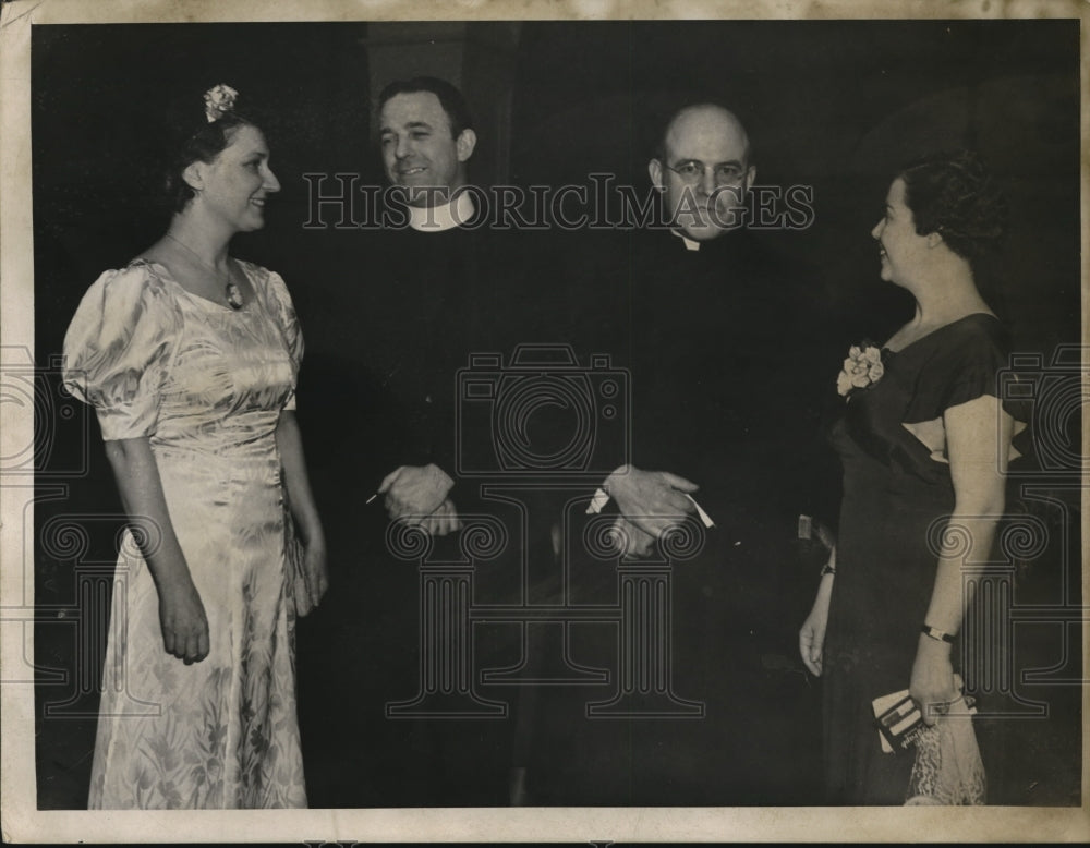 1938 Press Photo Miss Kathleen O'Malley with Fathers Home and Monesty