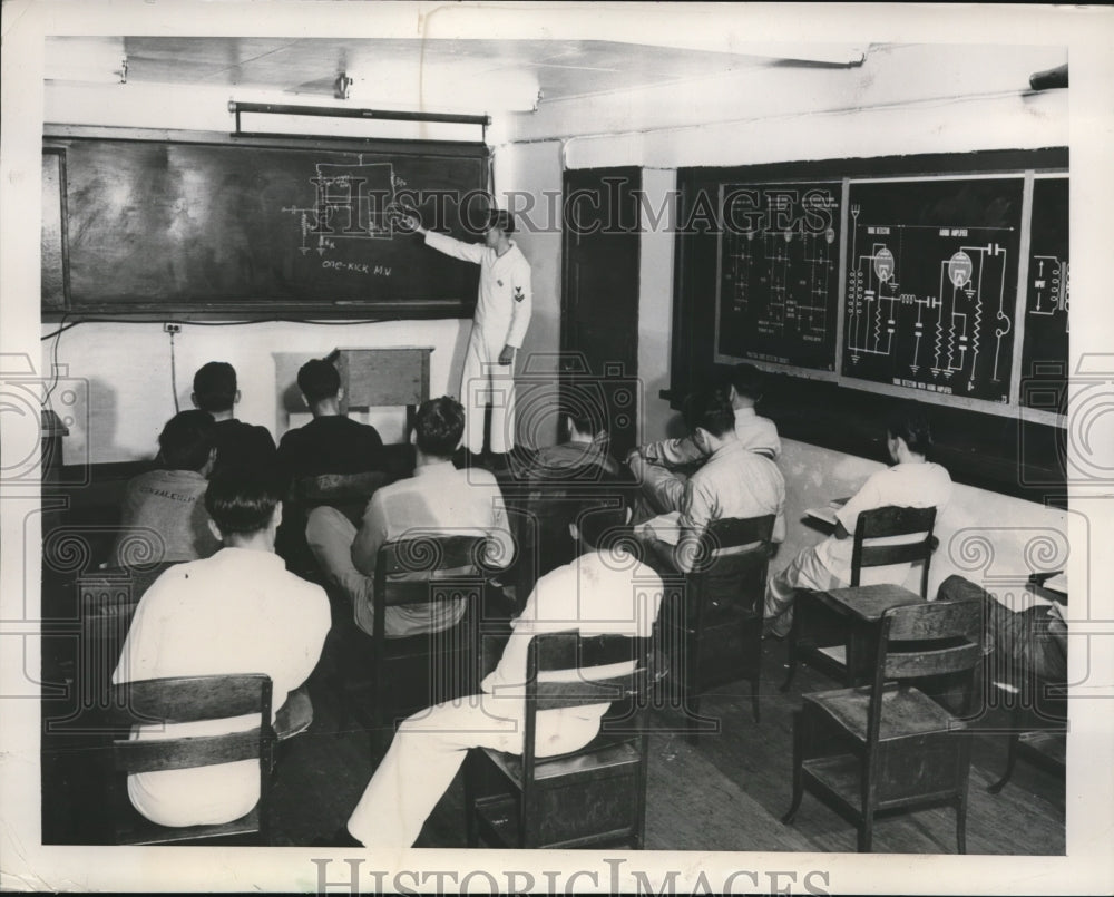 1948 Press Photo Navy School Electronics Pearl HarborTechnician Air Force