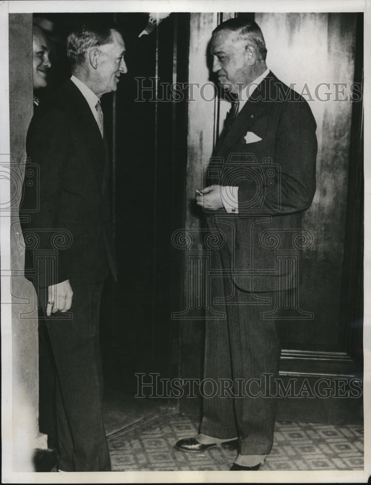 Load image into Gallery viewer, 1933 Press Photo Mayor Charles H. Kline with his lawyer after the sentence
