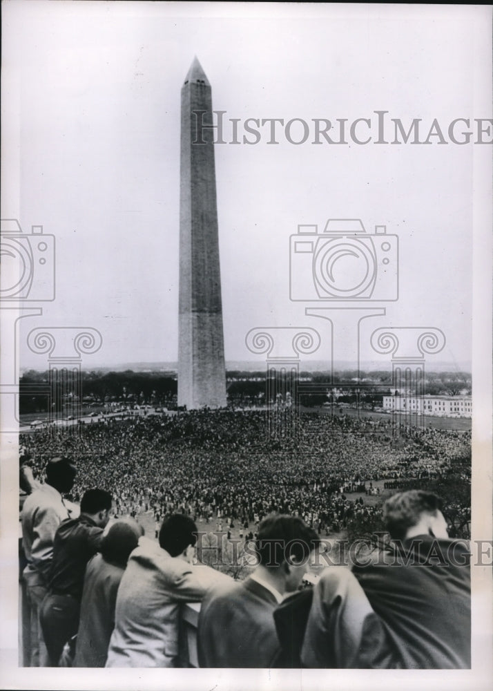 1951 Press Photo Washington Monument ceremonies for General Douglas MacArthur