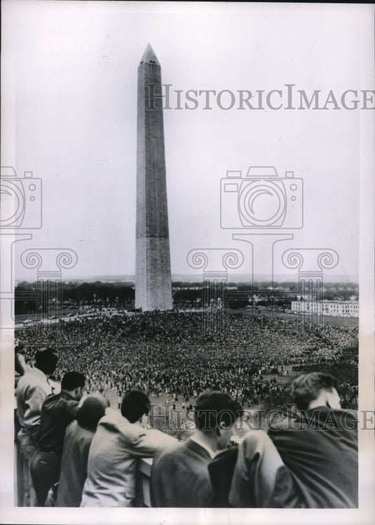 1951 Press Photo Washington Monument ceremonies for General Douglas MacArthur