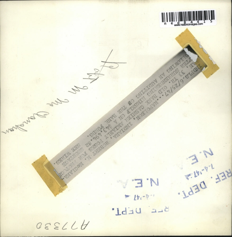 1947 Press Photo Bank cashier Robert McCianahan after surrendering himself