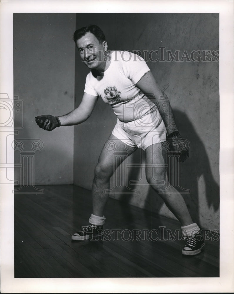 1952 Press Photo Robert W. Kendler, president of the Town Club of Chicago- Historic Images