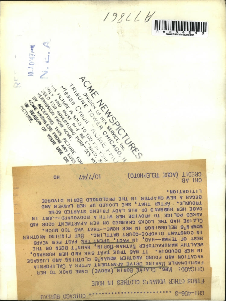 1947 Press Photo Chicago Mrs Claire Borin & other womans clothes in home