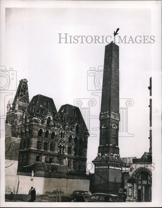 1952 Press Photo Doulton Chimney built in 1876 at London England