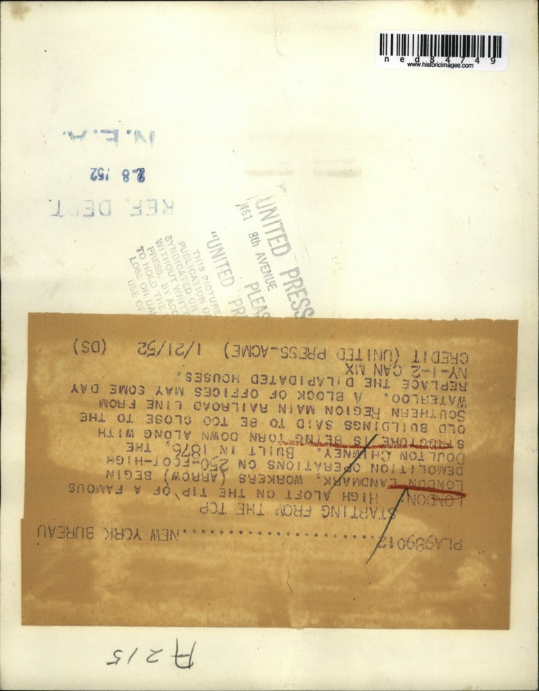 1952 Press Photo Doulton Chimney built in 1876 at London England