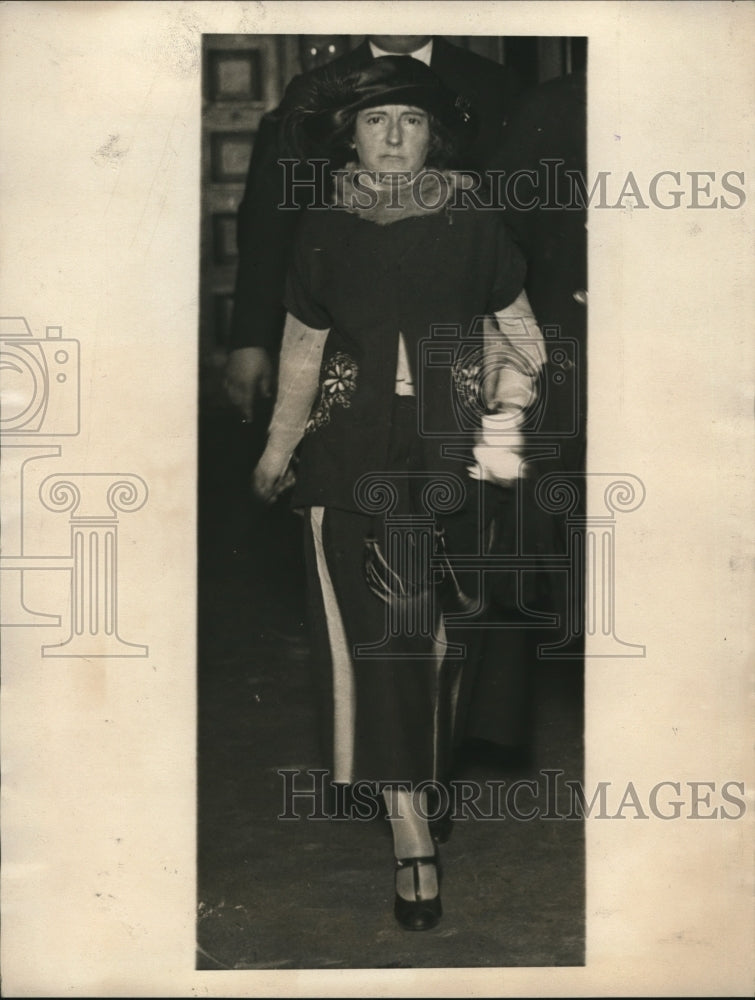 1923 Press Photo Mrs Paulette Saludes trial for killing O Martelliere in NY