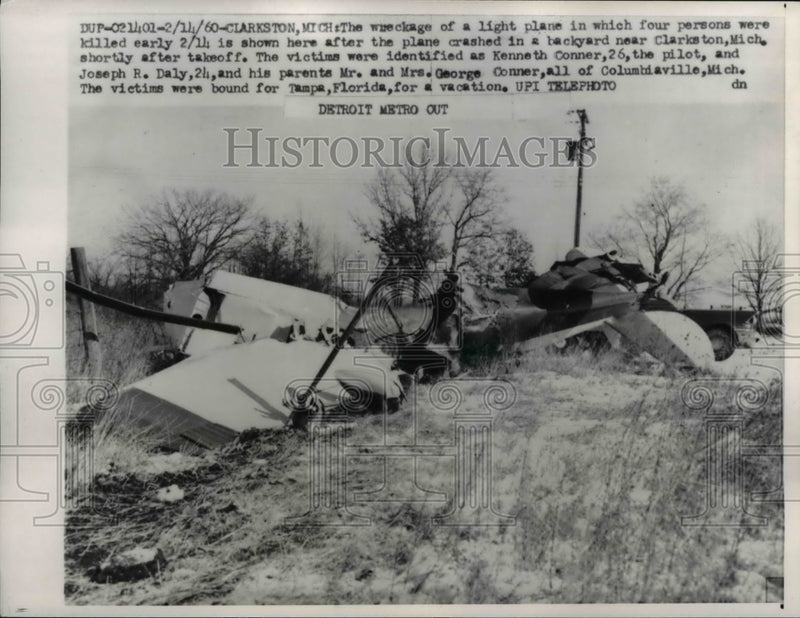 Load image into Gallery viewer, 1960 Press Photo Wreckage of light plane killed four near Clarkston
