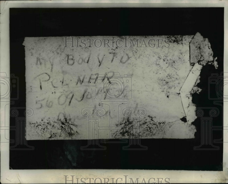 Load image into Gallery viewer, 1930 Press Photo Message Found in Clothes of Seaman George Pelnar
