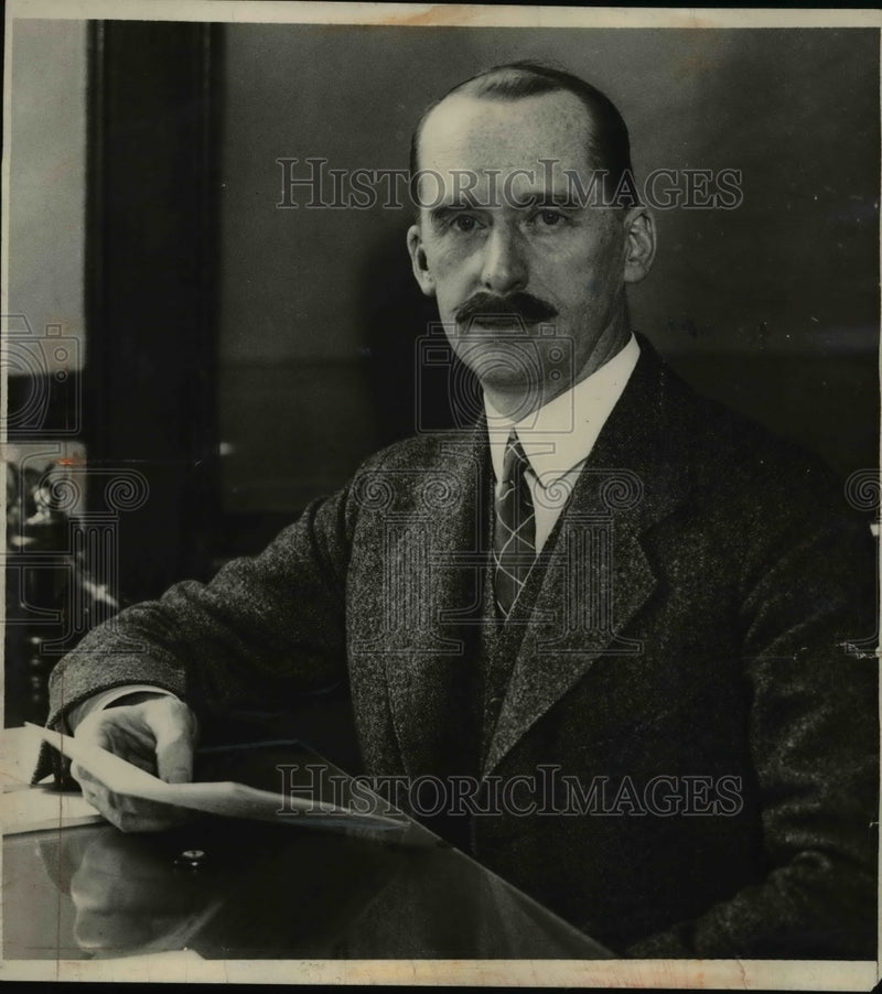 Load image into Gallery viewer, 1927 Press Photo Col. Leonard Vice President The Clinland Trust Co.
