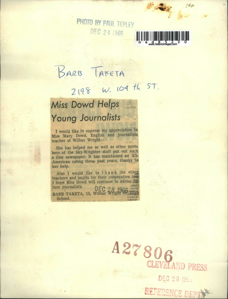 Load image into Gallery viewer, 1966 Press Photo Barb Taketa Thanks Miss Dowd For Her Help
