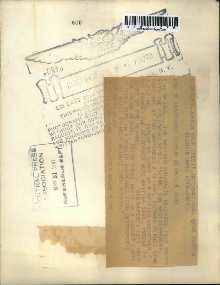 1941 Press Photo The three Germans in a rubber boat ready to help crew aboard