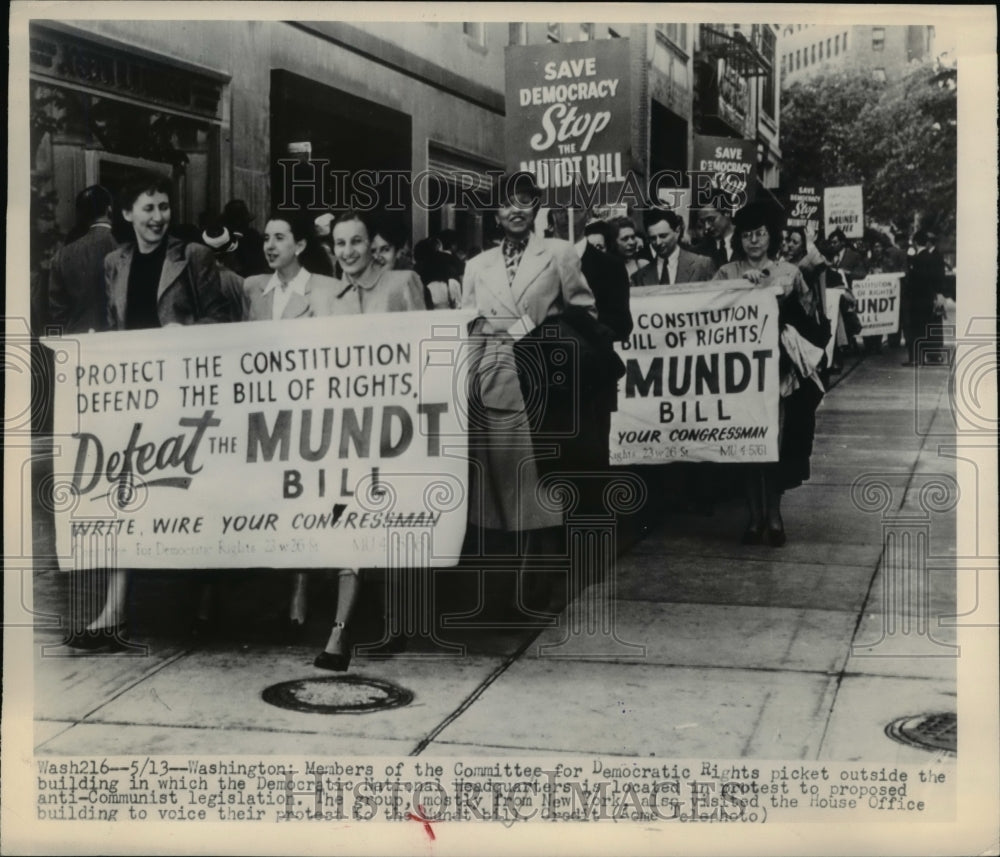 1948 Press Photo Democratic rights Committee members on a demonstration