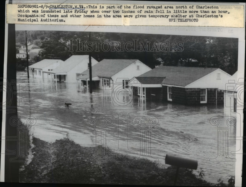 Load image into Gallery viewer, 1958 Press Photo Charleston West Virginia Floods in Kanawha County - ned85336
