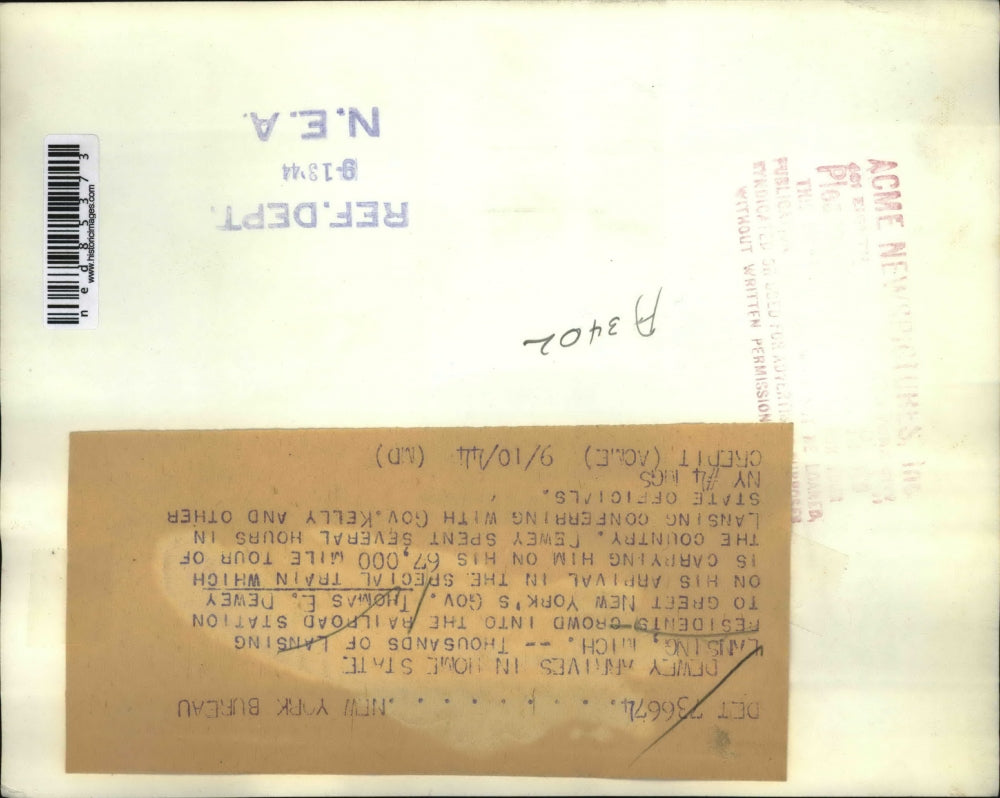 1944 Press Photo The crowd at Railroad station to welcome Gov. Thomas E. Dewey