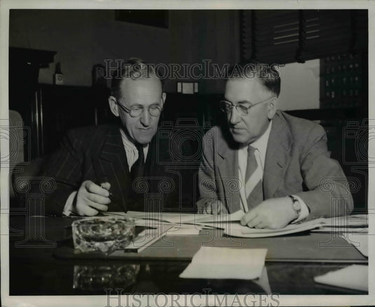 1946 Press Photo J.E. O'Breen, James Gordon & Co. and R.R. Donaldson,Hagan Corp.