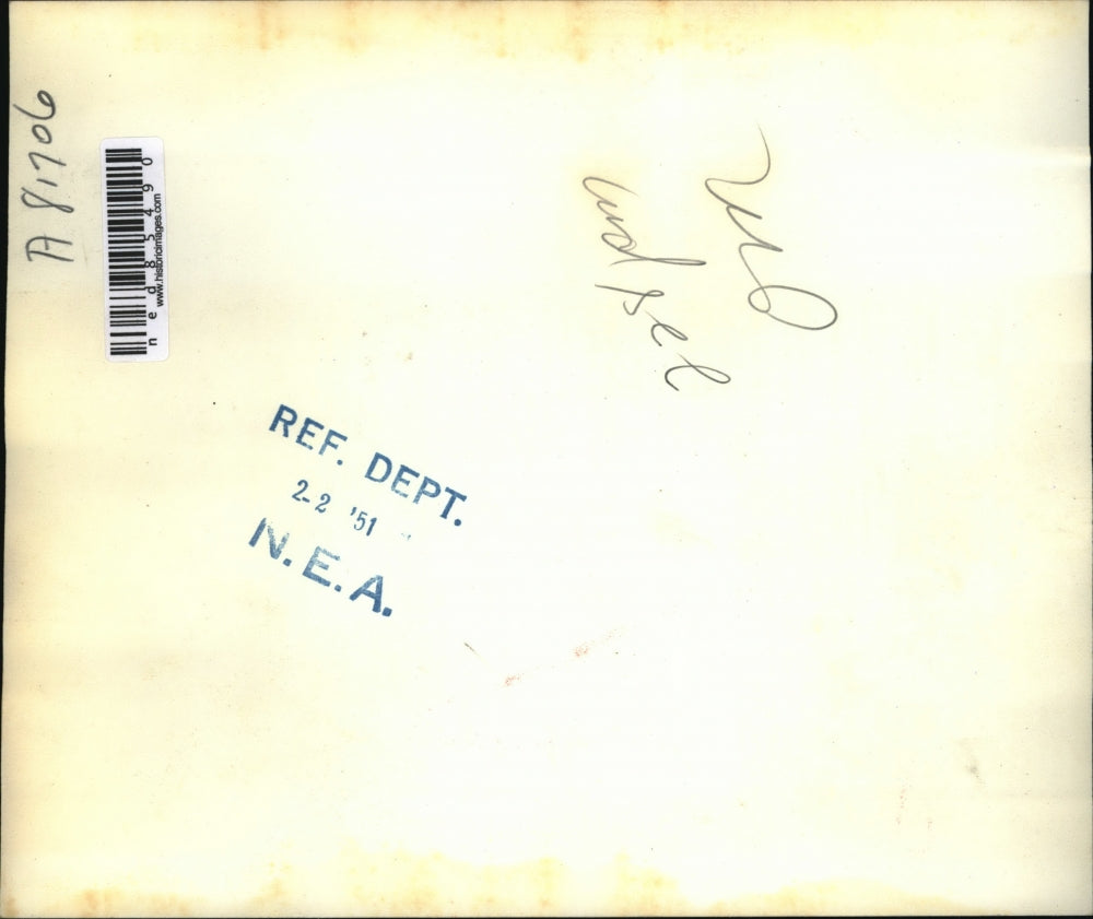 1951 Press Photo Mrs.Karen Olson's parents watching her picture on her trial