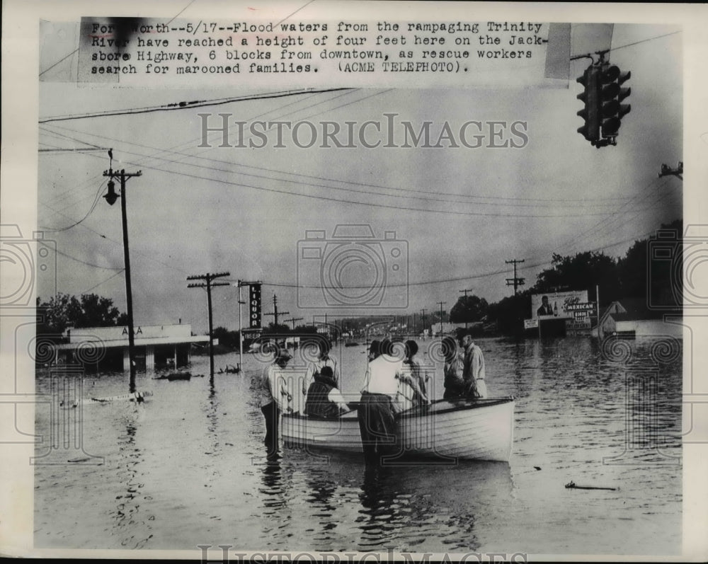 1949 Press Photo Flood waters from the rampaging Trinity River have reached a