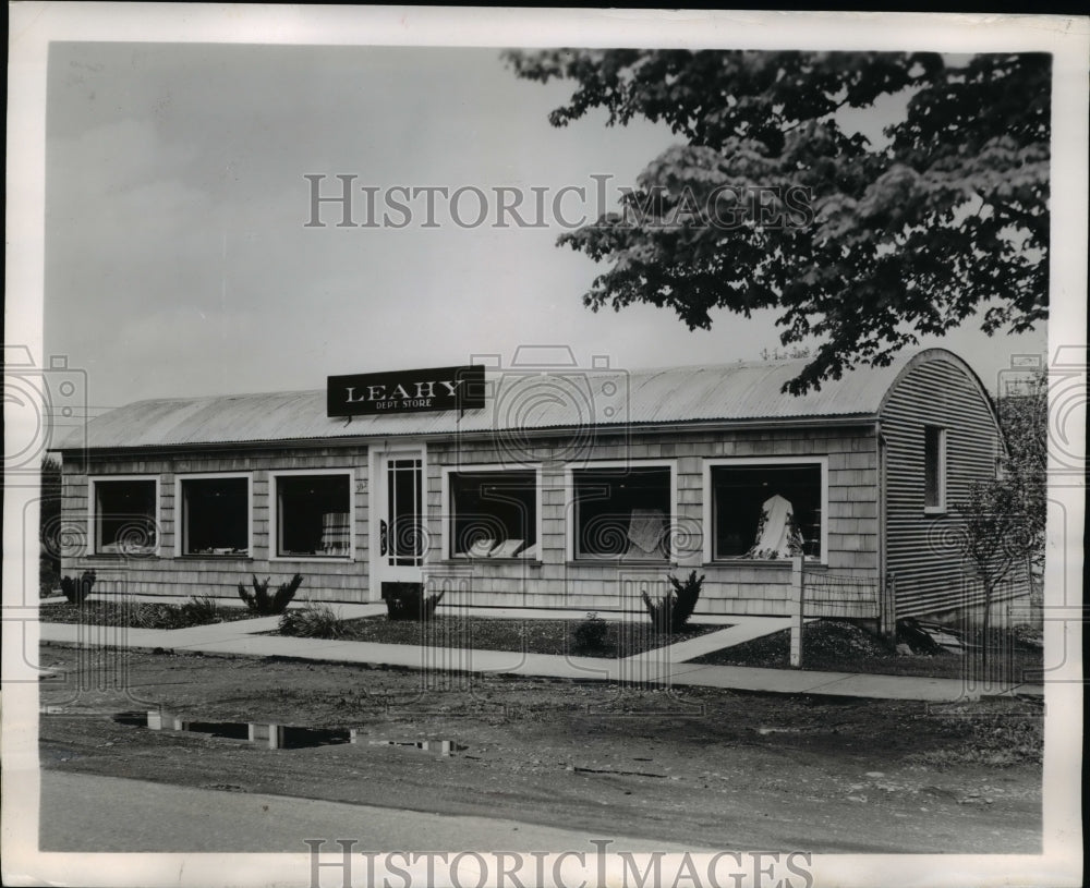 1946 Press Photo Wood Shingles Have Been Applied To Make Building