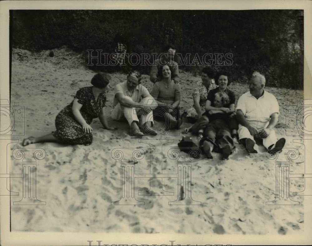 1936 Press Photo On the Huntington Park Beach in Bay Village
