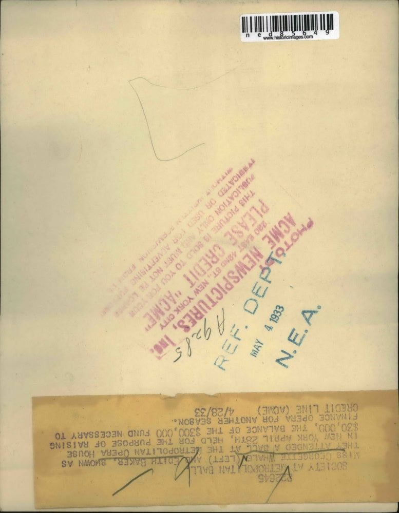 1933 Press Photo Miss Georgette Whalen And Edith Baker Shown As They Attend Ball