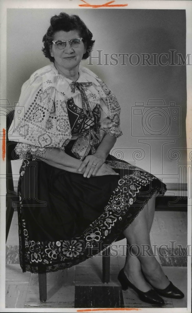 1966 Press Photo Portrait of Alice Toth