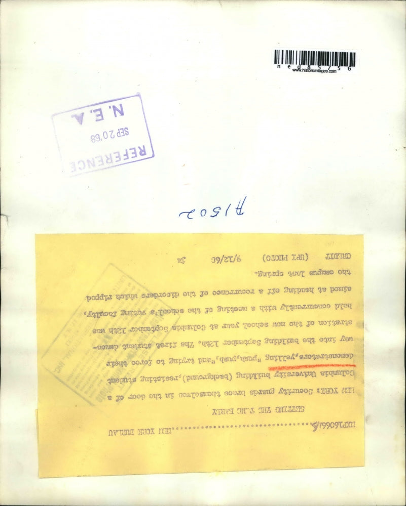 1960 Press Photo Security Guards Resist Demonstrators at Columbia University