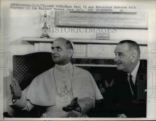 1965 Press Photo Pope Paul VI with president Johnson at the Waldorf Towers