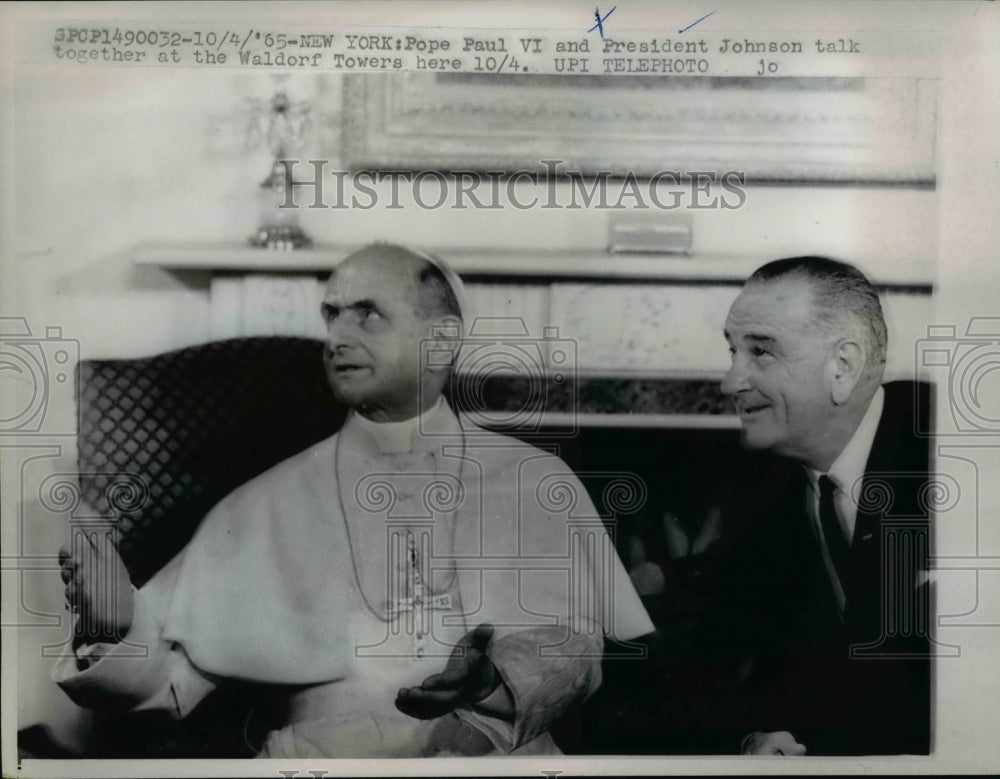 1965 Press Photo Pope Paul VI, at the Waldorf Towers with President Johnson