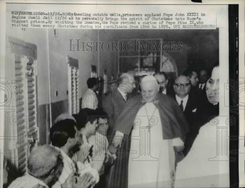 1958 Press Photo Rome Italy Pope John XXIII visits Regine Coeli jail