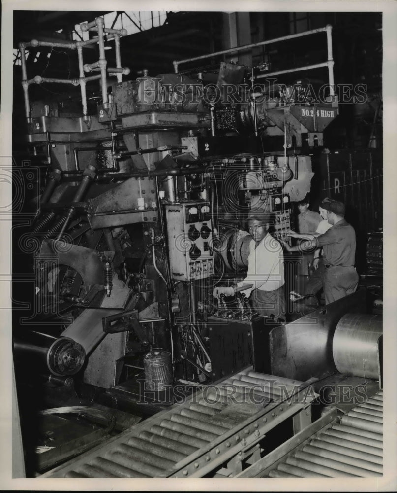 1952 Press Photo single stand four high no reversing cold rolls standard 25 inch