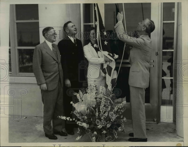 Load image into Gallery viewer, 1936 Press Photo Photo shows RH Grant, W S Roberts, RH Grant,Marvin Scanlan and
