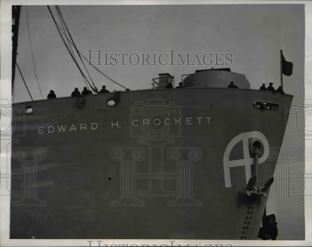 1944 Press Photo South Portland Me Edward H Crockett launched at shipyards